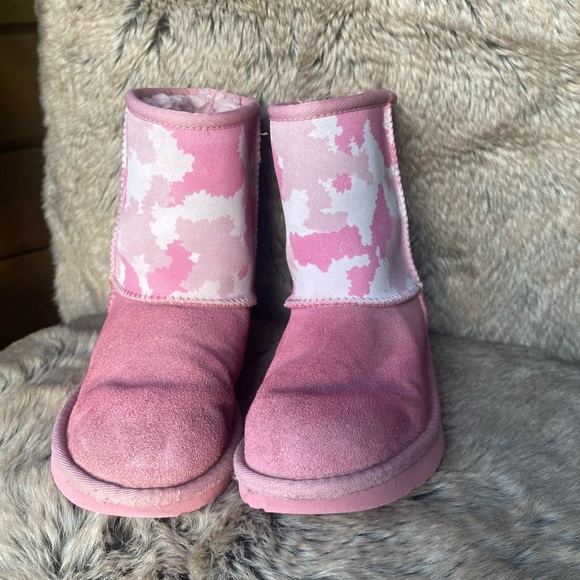 Girls Ugg Classic Mini Jagged Camo Boot Size 2 - Picture 4 of 10